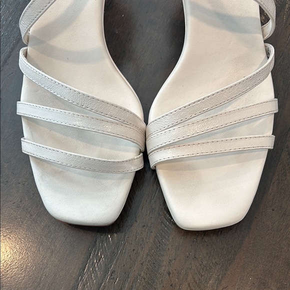 Naturalizer 9W Wide Width Galaxy Warm White Women's Elegant Sandals - Picture 10 of 11